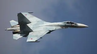 Rosyjski myśliwiec Su-27 (zdjęcie ilustracyjne)