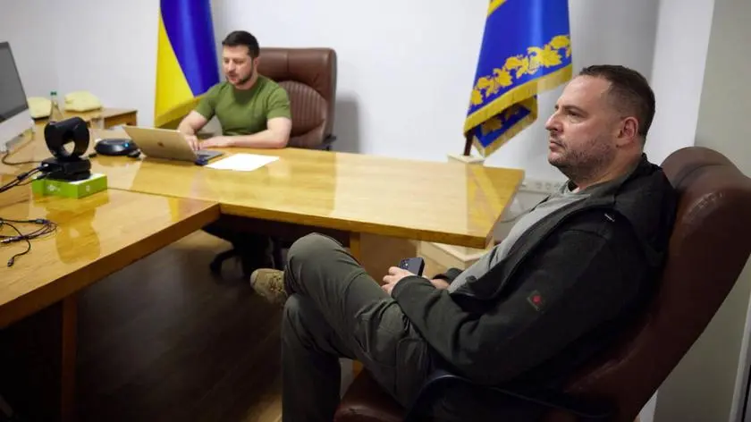 "Krok po kroku budował pozycję szarej eminencji"