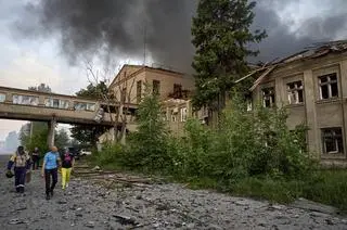 Zniszczenia po rosyjskim ataku na Charków