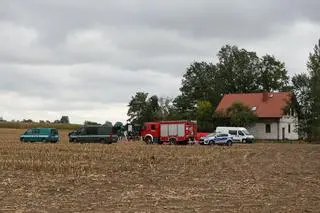 Służby prowadzą czynności po znalezieniu obiektu przypominającego drona