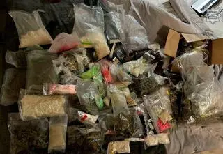 Zatrzymali trzy osoby, przejęli siedem kilogramów narkotyków