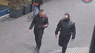 Mężczyzn zarejestrował monitoring