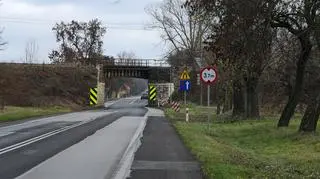 Wiadukt kolejowy nad Drogą Krajową 14 w miejscowości Krępa