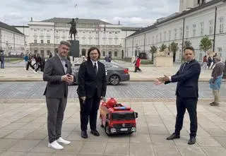 "Memiarze" dali wóz strażacki, są kolejne nagrody