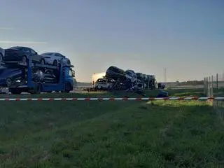 Ciężarówka uderzyła w lawety 