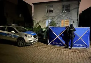 Ciało na ulicy. Zarzuty dla czterech osób