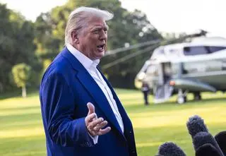 Trumpowi puściły nerwy. "Nie wiedzą, co, do k****, robią"