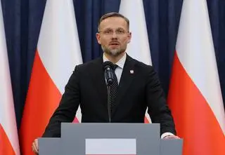 Nawrocki "wzywa wszystkich sędziów", jego minister z oświadczeniem przed kamerami