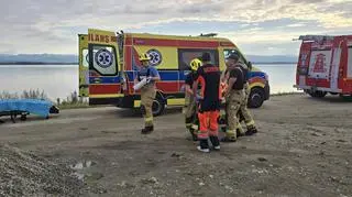 Mężczyzna tonął, świadkowie ruszyli na pomoc