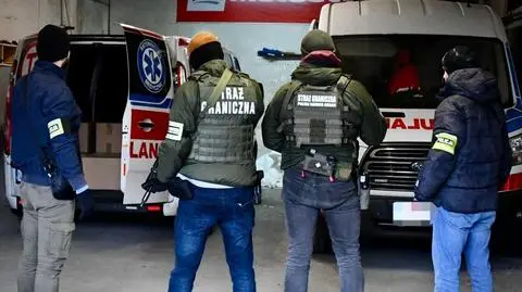 Nielegalne papierosy przewożono autami udającymi karetki