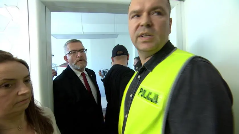 Braun "pozbawił wolności panią doktor". Co mogła zrobić policja?