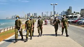 Izraelscy żołnierze w Tel Awiwie