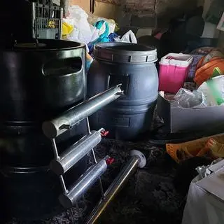 Znaleźli nielegalny alkohol 