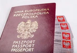 Polskie obywatelstwo po 10 latach? Prezydent proponuje