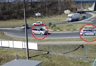 Urodziła 10 minut po przyjeździe. Policyjna eskorta do szpitala. Nagranie