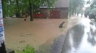 W Rybnicy woda zalewa gospodarstwa