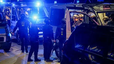 Policjanci kontrolują drogi wyjazdowe ze Starej Wsi 
