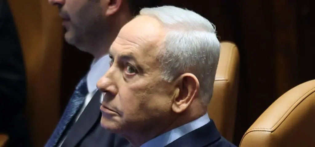 "Przez trzydzieści parę lat Netanyahu nie mógł znaleźć frajera, a teraz znalazł"