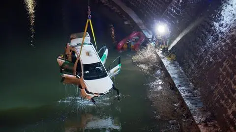 Auto wpadło do rzeki