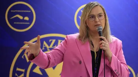 55:50. Zacięta walka Jędrzejczak z byłym trenerem