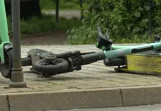 Seria wypadków na hulajnogach. "To jest przepis na tragedię"