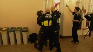 Awantury na Nadzwyczajnej Sesji Rady Warszawy
