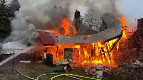 Pożar domu jednorodzinnego pod Zduńską Wolą