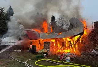 Dom spłonął doszczętnie. W akcji 11 zastępów