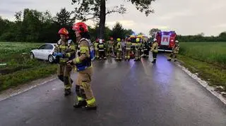 Kierowca wjechał grupę pięciu nastoletnich rowerzystów w gminie Końskie