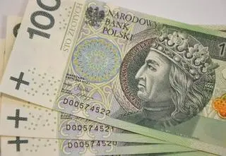 Spieszył się na lekcje tańca, mandatu nie chciał, policjantom zaproponował po "stówce"
