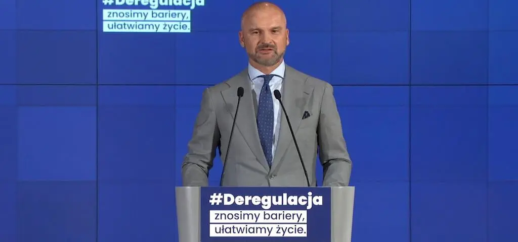 "Szaleńczy sprint", "czujemy satysfakcję". Brzoska i Tusk zabierają głos w sprawie deregulacji 