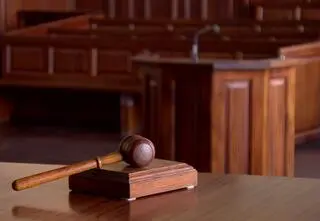 Deweloper ma im zwrócić blisko 340 tys. zł. Pieniądze pobrał na budowę domu 