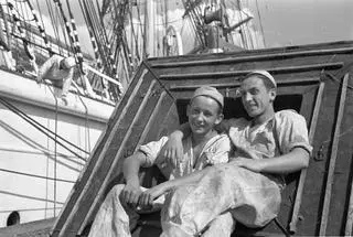 1946. "Dar Pomorza". Odpoczynek po pracy na pokładzie