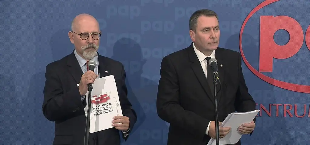 Gigantyczne "służbowe" wydatki i prawie pół miliona odprawy. "To jest trochę plucie w twarz"