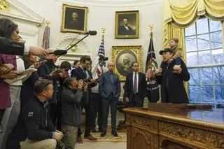 Dziennikarze w Gabinecie Owalnym, Elon Musk