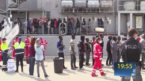 Do Włoch przybywa coraz więcej uchodźców. Włosi liczą na pomoc UE