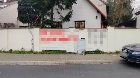 Wandalizmy na murze Krakowskiego Centrum Równości "DOM EQ"