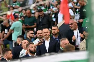 Karol Nawrocki na meczu Lechii Gdańsk z Motorem Lublin