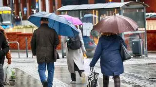 Opady przewędrują nad krajem. Może nawet zagrzmieć