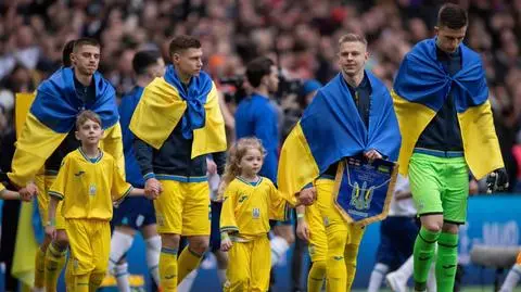 Ukraina znosi zakaz. Zagra o Euro