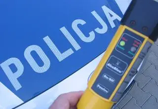 Blisko tysiąc pijanych kierowców, ponad 200 wypadków. Policja podsumowuje