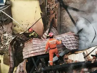 Poszukiwanie zaginionych w zawalonej kamienicy w Cieszynie