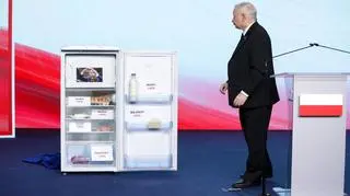 Jarosław Kaczyński podczas konferencji prasowej w siedzibie partii 