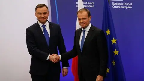 Uścisk dłoni i drobne złośliwości