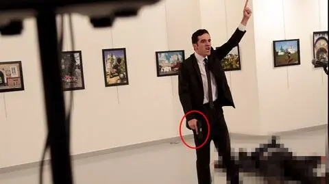 19.12.2016 | Zamach na ambasadora Rosji w Turcji. Sprawca krzyczał, że to zemsta za Aleppo