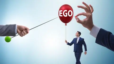 narcyzm ego shutterstock_2245801467