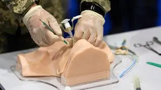 Lekarze uciekają z wojska. Eksperci: sytuacja jest krytyczna