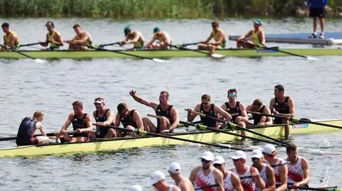 Olimpijczycy na rzece pełnej krokodyli