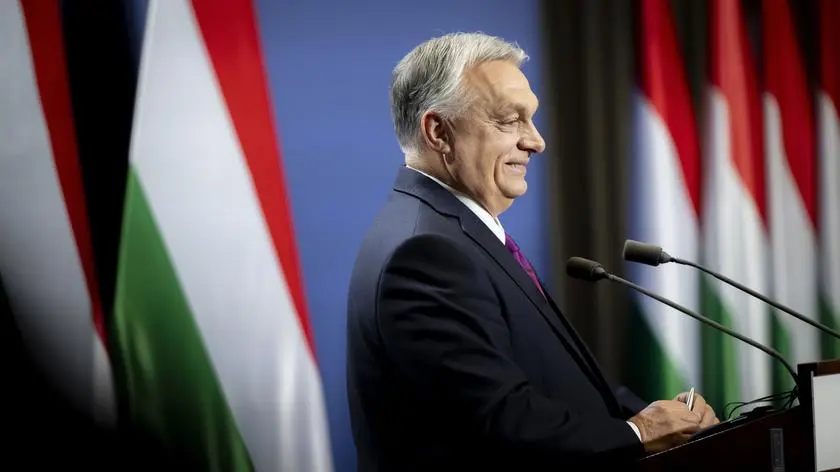 Partia Orbana dotrze do "każdej wioski" z petycją przeciwko "planom wojennym"