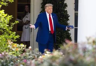 Trump "jest już mocno poirytowany" i "potrzebował sukcesu"